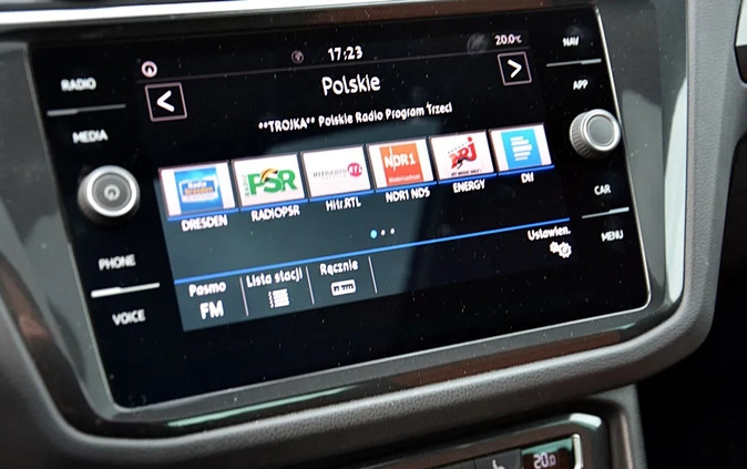 Volkswagen Tiguan cena 89700 przebieg: 171750, rok produkcji 2018 z Warka małe 667